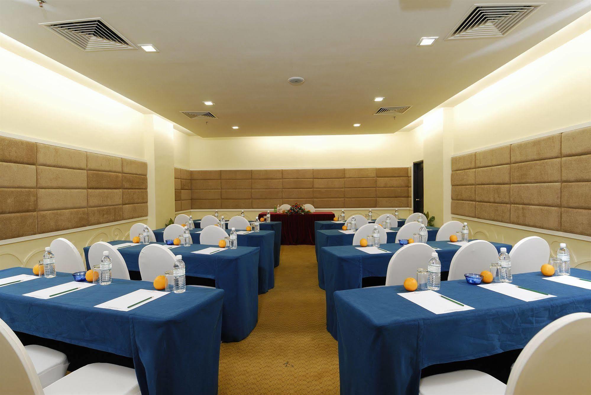 Borneo Royale Hotel Tawau Exteriör bild